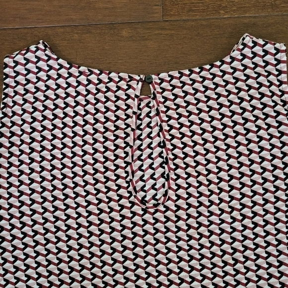 Mango cold shoulder pink & red geometric print top- size 6/M - Picture 4 of 8